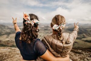 10 Signs of a Healthy Friendship, Plus Simple Ways to Keep It Strong
